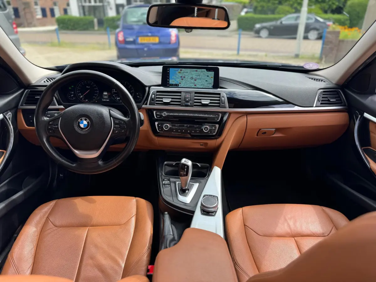 320i Luxury 2019 AUT PANO NAVI LEDER NAP