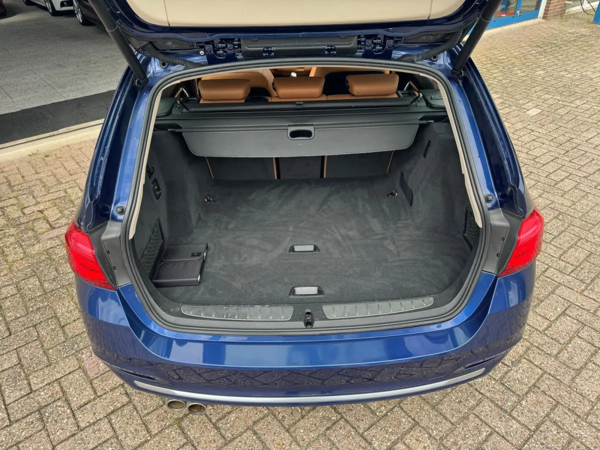 320i Luxury 2019 AUT PANO NAVI LEDER NAP