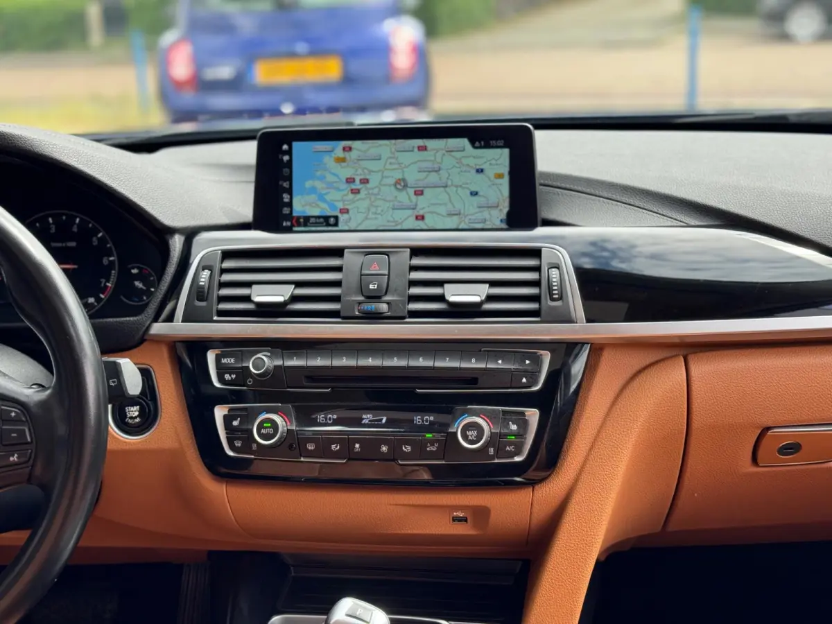 320i Luxury 2019 AUT PANO NAVI LEDER NAP
