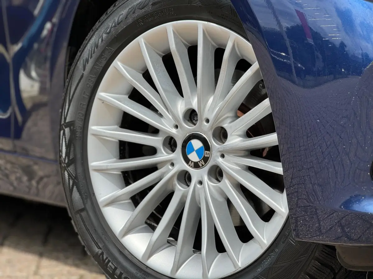 320i Luxury 2019 AUT PANO NAVI LEDER NAP