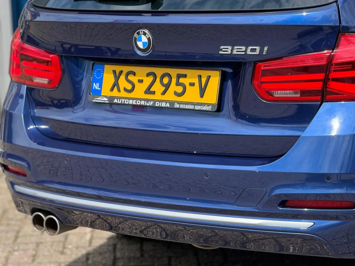 320i Luxury 2019 AUT PANO NAVI LEDER NAP
