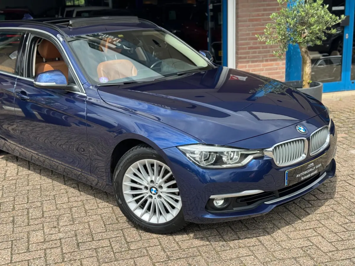 320i Luxury 2019 AUT PANO NAVI LEDER NAP