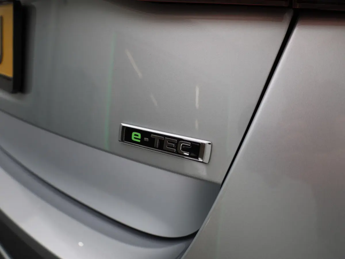 1.0 e-TSI Ambition AUTOMAAT | NAVIGATIE | CAMERA| SPORSTOELEN | MASSAGE | STOEL & STUURVERWARMING | DAB | CRUISE | CLIMA | LMV | 12 MAANDEN BOVAG GARANTIE |