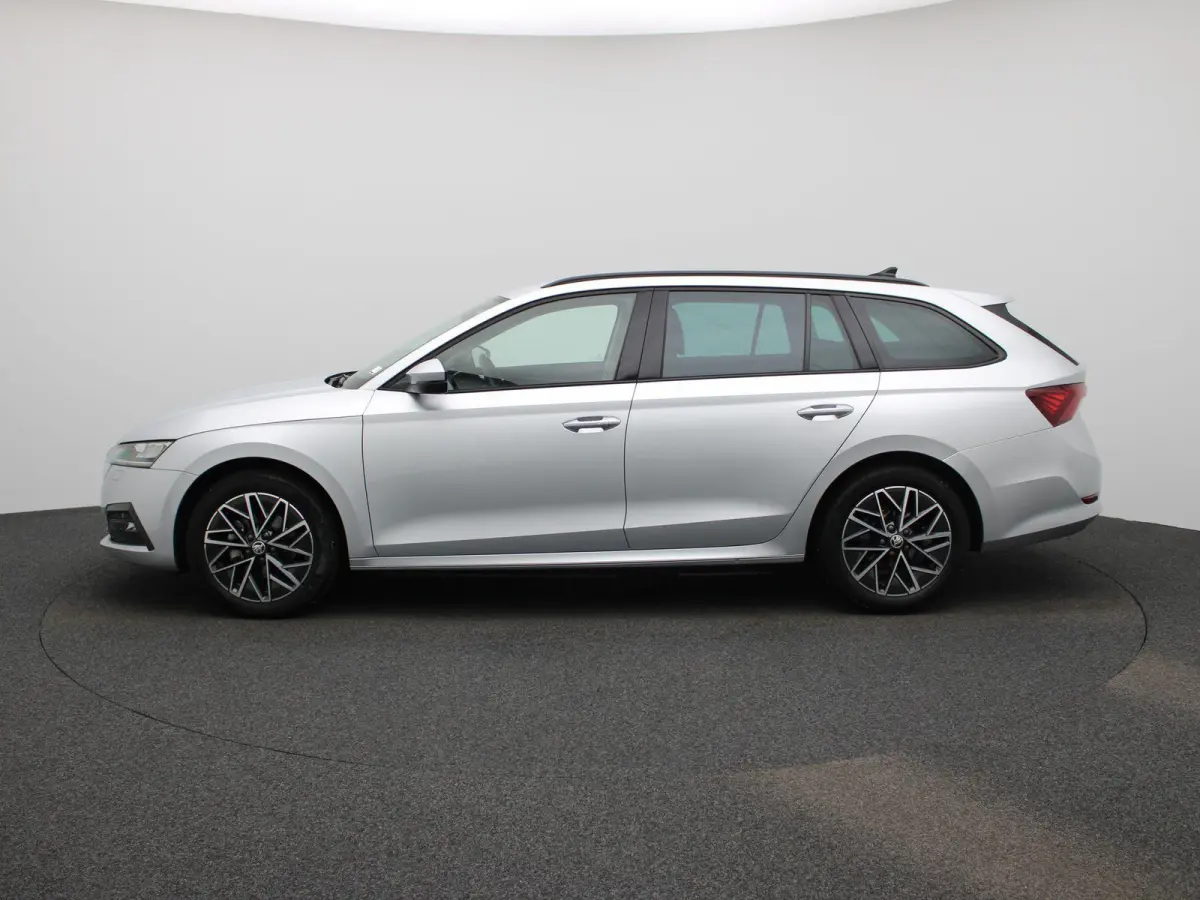 1.0 e-TSI Ambition AUTOMAAT | NAVIGATIE | CAMERA| SPORSTOELEN | MASSAGE | STOEL & STUURVERWARMING | DAB | CRUISE | CLIMA | LMV | 12 MAANDEN BOVAG GARANTIE |