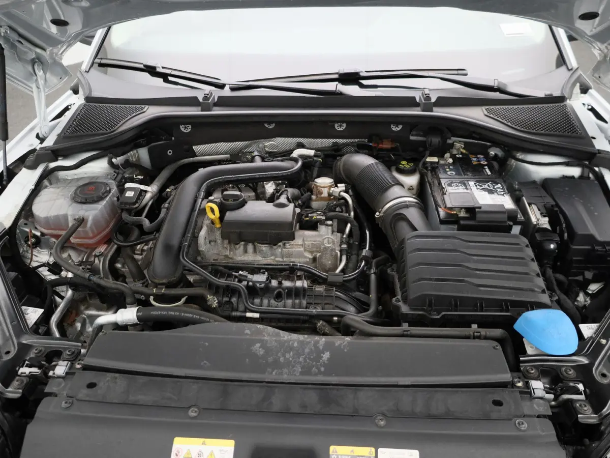 1.0 e-TSI Ambition AUTOMAAT | NAVIGATIE | CAMERA| SPORSTOELEN | MASSAGE | STOEL & STUURVERWARMING | DAB | CRUISE | CLIMA | LMV | 12 MAANDEN BOVAG GARANTIE |