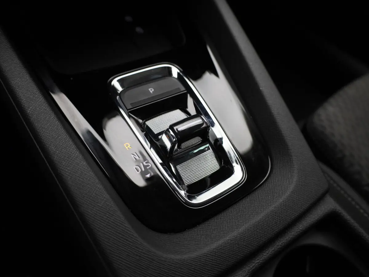 1.0 e-TSI Ambition AUTOMAAT | NAVIGATIE | CAMERA| SPORSTOELEN | MASSAGE | STOEL & STUURVERWARMING | DAB | CRUISE | CLIMA | LMV | 12 MAANDEN BOVAG GARANTIE |