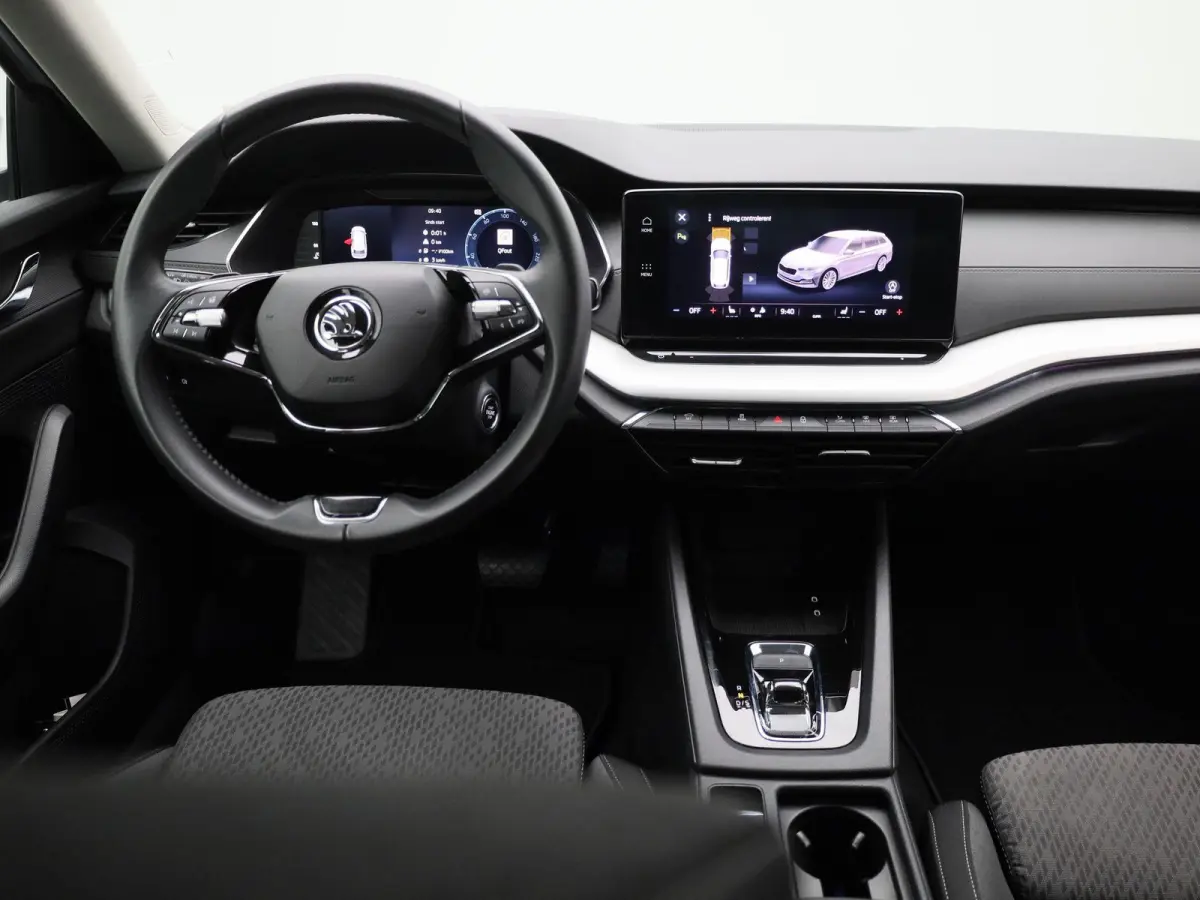 1.0 e-TSI Ambition AUTOMAAT | NAVIGATIE | CAMERA| SPORSTOELEN | MASSAGE | STOEL & STUURVERWARMING | DAB | CRUISE | CLIMA | LMV | 12 MAANDEN BOVAG GARANTIE |