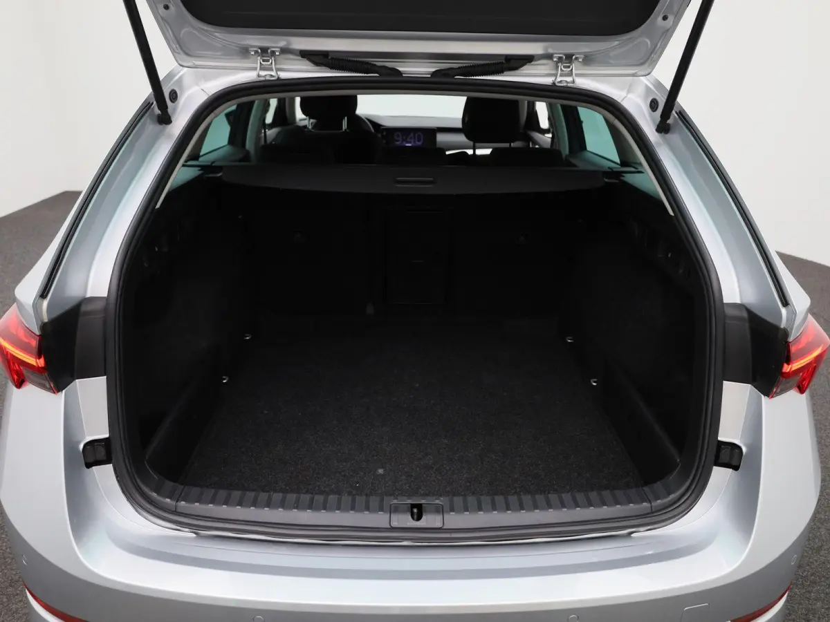 1.0 e-TSI Ambition AUTOMAAT | NAVIGATIE | CAMERA| SPORSTOELEN | MASSAGE | STOEL & STUURVERWARMING | DAB | CRUISE | CLIMA | LMV | 12 MAANDEN BOVAG GARANTIE |