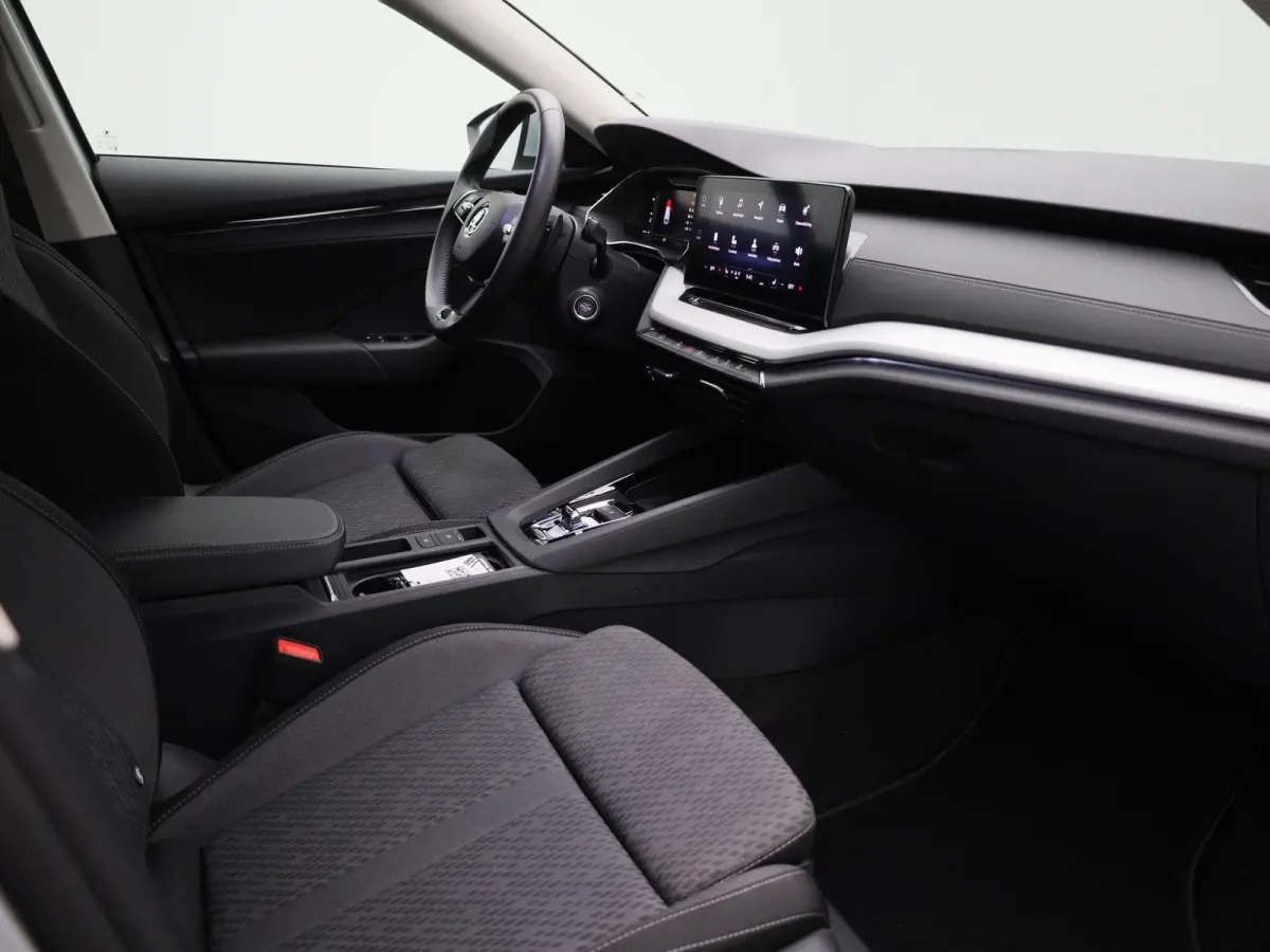 1.0 e-TSI Ambition AUTOMAAT | NAVIGATIE | CAMERA| SPORSTOELEN | MASSAGE | STOEL & STUURVERWARMING | DAB | CRUISE | CLIMA | LMV | 12 MAANDEN BOVAG GARANTIE |