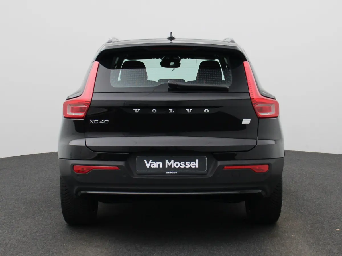 Core | Automaat | Apple Carplay / Android Auto | Camera | Parkeersensoren | 12 MAANDEN BOVAG GARANTIE |