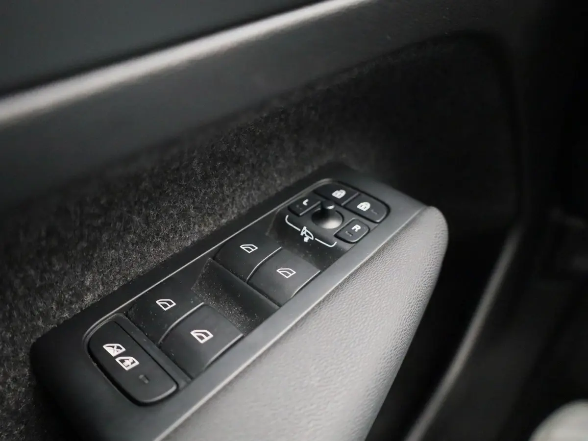 Core | Automaat | Apple Carplay / Android Auto | Camera | Parkeersensoren | 12 MAANDEN BOVAG GARANTIE |