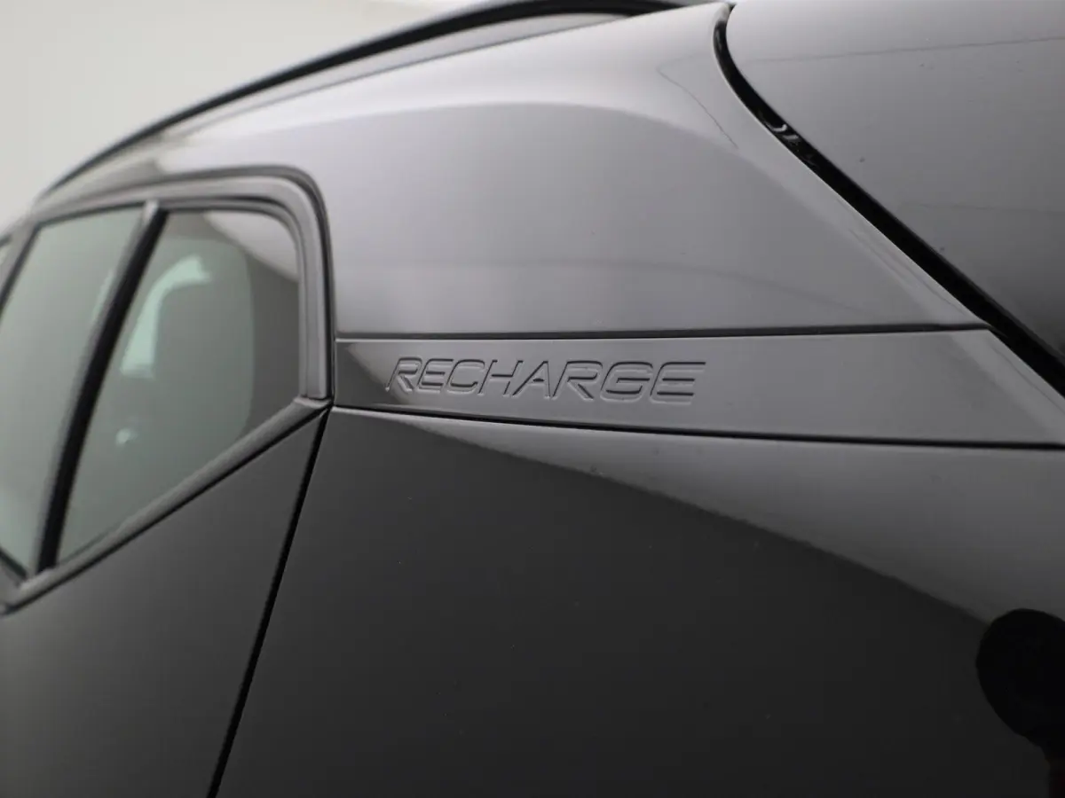 Core | Automaat | Apple Carplay / Android Auto | Camera | Parkeersensoren | 12 MAANDEN BOVAG GARANTIE |