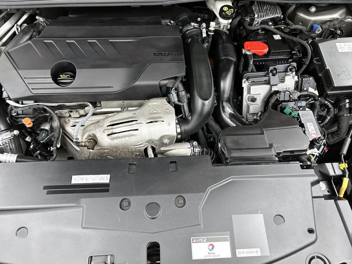 1.6 Plug-in Hybrid 225pk Business Plus Automaat | Stoelverwarming | Dakrails | Navigatie | Climate Control | Adaptieve Cruise Control | Camera | 19"LMV | Keyless Entry/Start |