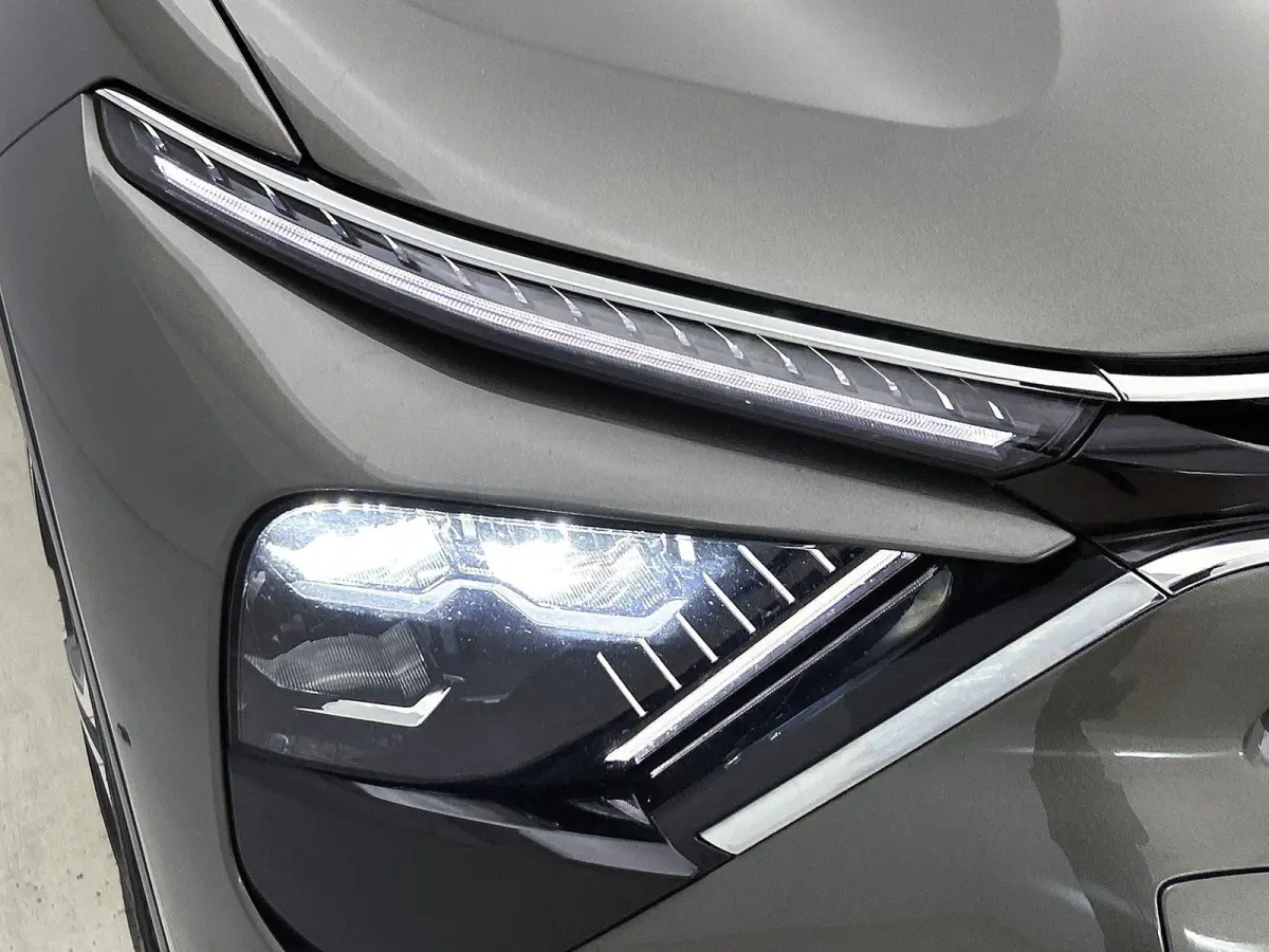 1.6 Plug-in Hybrid 225pk Business Plus Automaat | Stoelverwarming | Dakrails | Navigatie | Climate Control | Adaptieve Cruise Control | Camera | 19"LMV | Keyless Entry/Start |