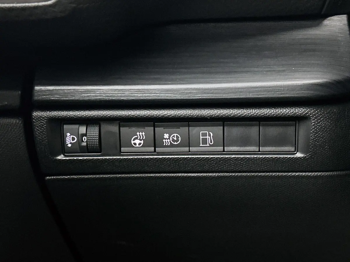 1.6 Plug-in Hybrid 225pk Business Plus Automaat | Stoelverwarming | Dakrails | Navigatie | Climate Control | Adaptieve Cruise Control | Camera | 19"LMV | Keyless Entry/Start |