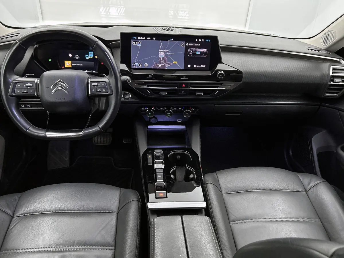 1.6 Plug-in Hybrid 225pk Business Plus Automaat | Stoelverwarming | Dakrails | Navigatie | Climate Control | Adaptieve Cruise Control | Camera | 19"LMV | Keyless Entry/Start |