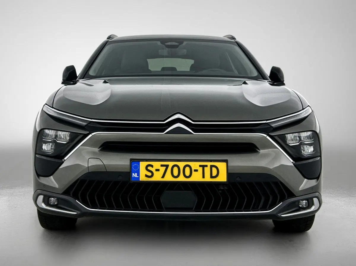 1.6 Plug-in Hybrid 225pk Business Plus Automaat | Stoelverwarming | Dakrails | Navigatie | Climate Control | Adaptieve Cruise Control | Camera | 19"LMV | Keyless Entry/Start |