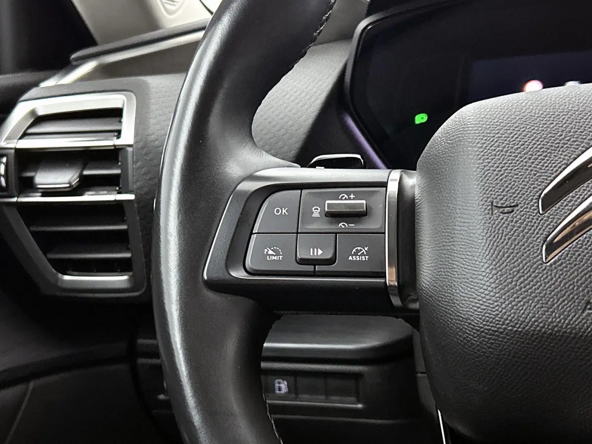 1.6 Plug-in Hybrid 225pk Business Plus Automaat | Stoelverwarming | Dakrails | Navigatie | Climate Control | Adaptieve Cruise Control | Camera | 19"LMV | Keyless Entry/Start |