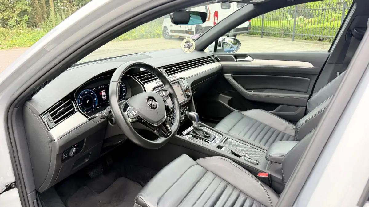 1.4 TSI GTE 218PK Panoramadak Virtual Display Leer Navi Led-Xenon 360"Camera