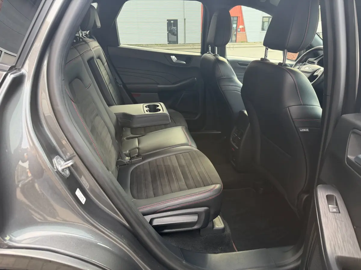 2.5 PHEV ST-Line LED Camera Carplay Lane Trekhaak