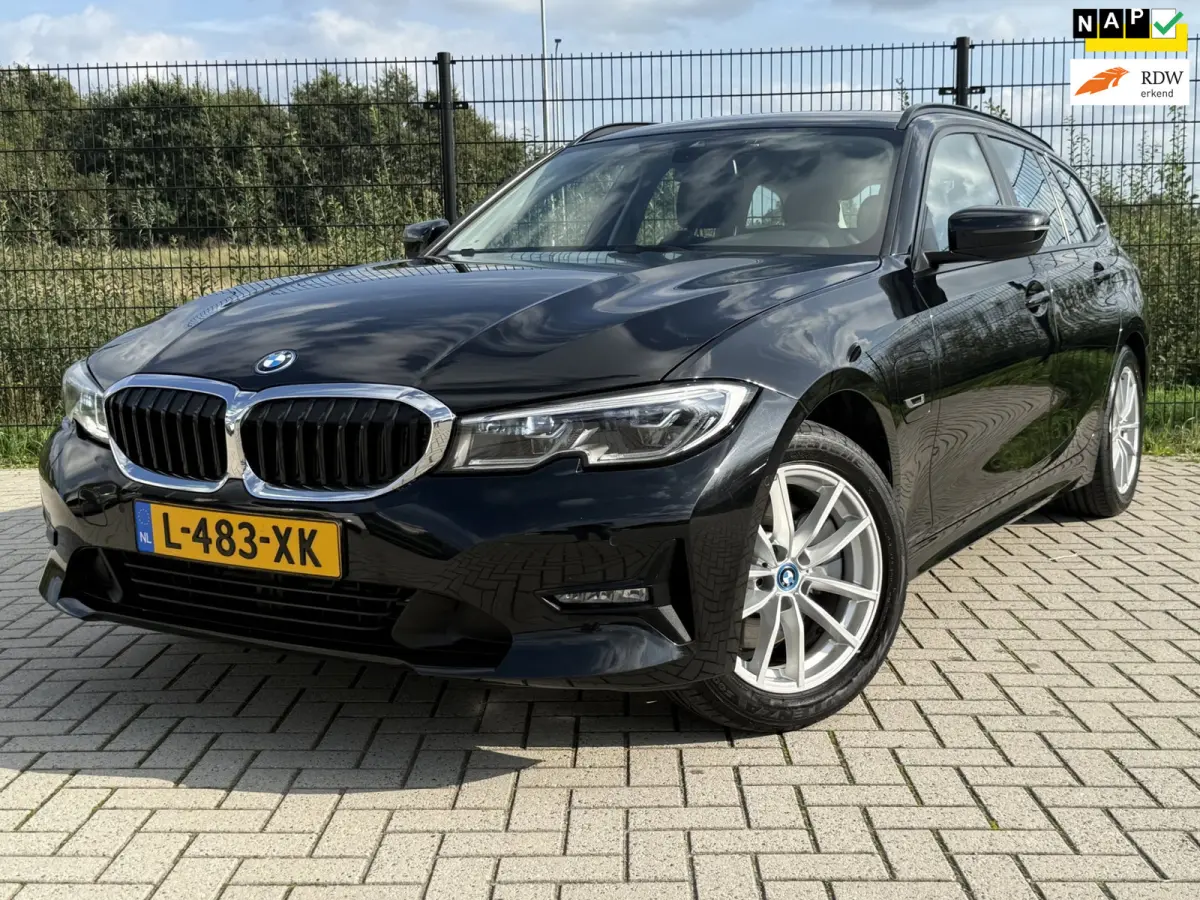 320e Business Edition Plus | Camera | Laser | Stoelverwarming | Carplay |