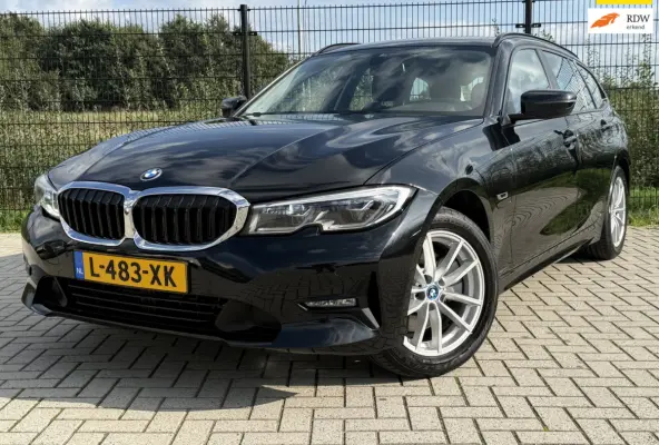 320e Business Edition Plus | Camera | Laser | Stoelverwarming | Carplay |