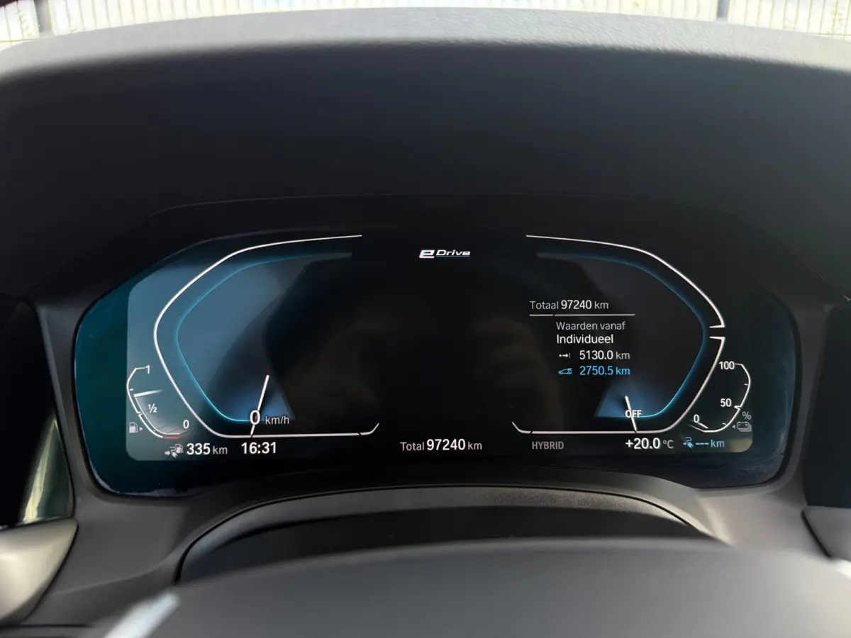 320e Business Edition Plus | Camera | Laser | Stoelverwarming | Carplay |