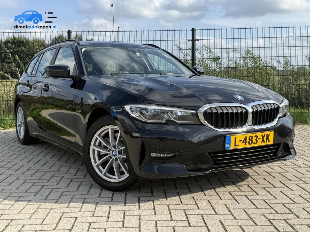 320e Business Edition Plus | Camera | Laser | Stoelverwarming | Carplay |