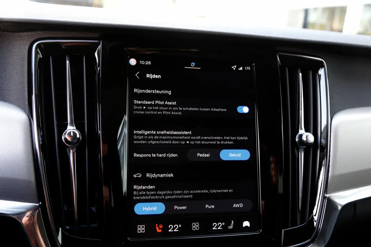 2.0 T6 Plug-in hybrid 350PK AWD Long Range*Bright Dusk Metallic!*Fabrieksgarantie*Elek. Trekhaak/Pilot ass./ACC/Stoelverw.V+A/Stuurwielverw./Leder/Dodehoek/Camera/Apple Carplay-Android/18 in