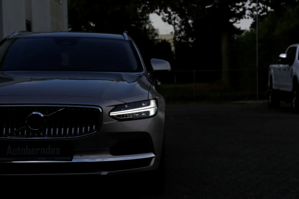 2.0 T6 Plug-in hybrid 350PK AWD Long Range*Bright Dusk Metallic!*Fabrieksgarantie*Elek. Trekhaak/Pilot ass./ACC/Stoelverw.V+A/Stuurwielverw./Leder/Dodehoek/Camera/Apple Carplay-Android/18 in