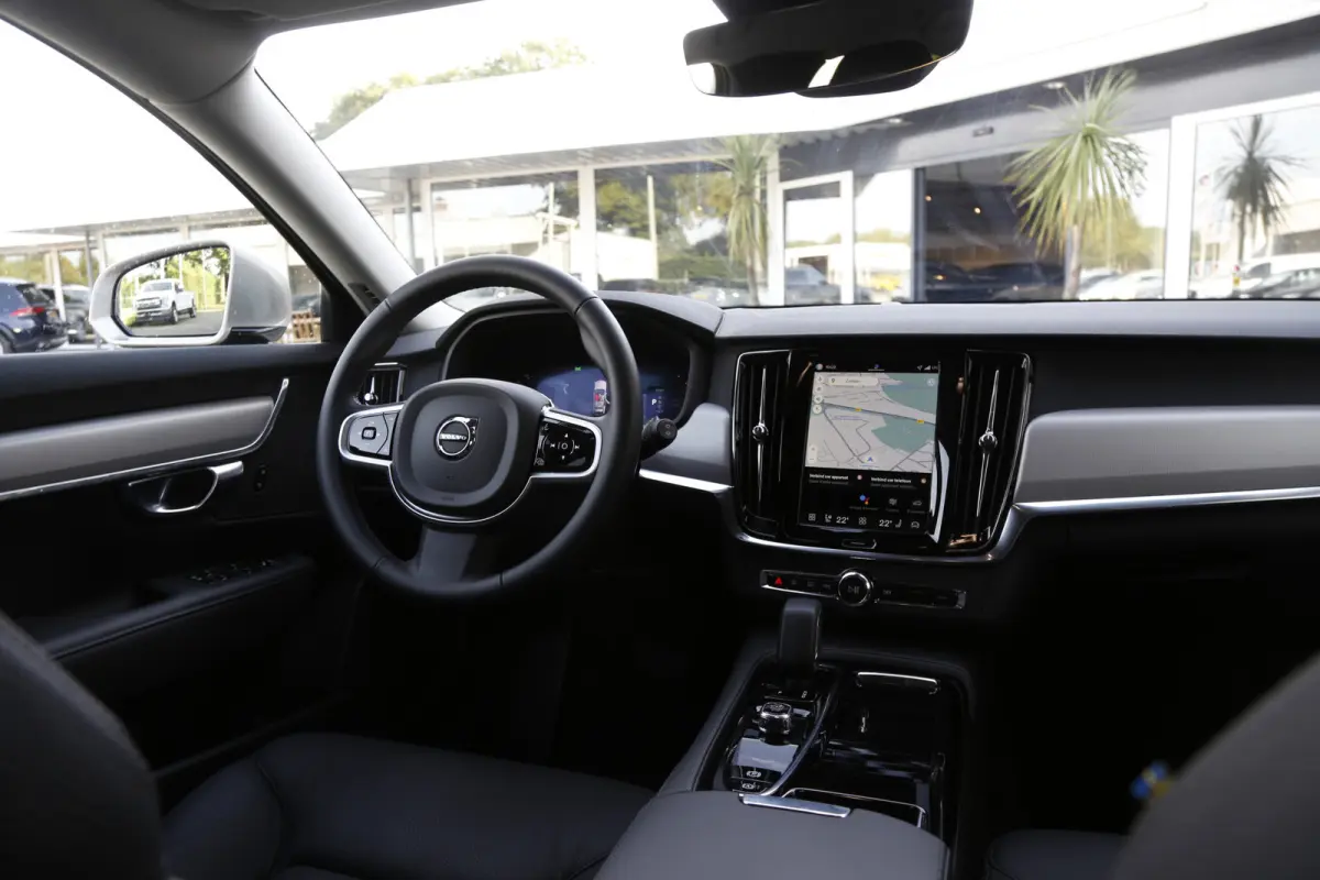 2.0 T6 Plug-in hybrid 350PK AWD Long Range*Bright Dusk Metallic!*Fabrieksgarantie*Elek. Trekhaak/Pilot ass./ACC/Stoelverw.V+A/Stuurwielverw./Leder/Dodehoek/Camera/Apple Carplay-Android/18 in