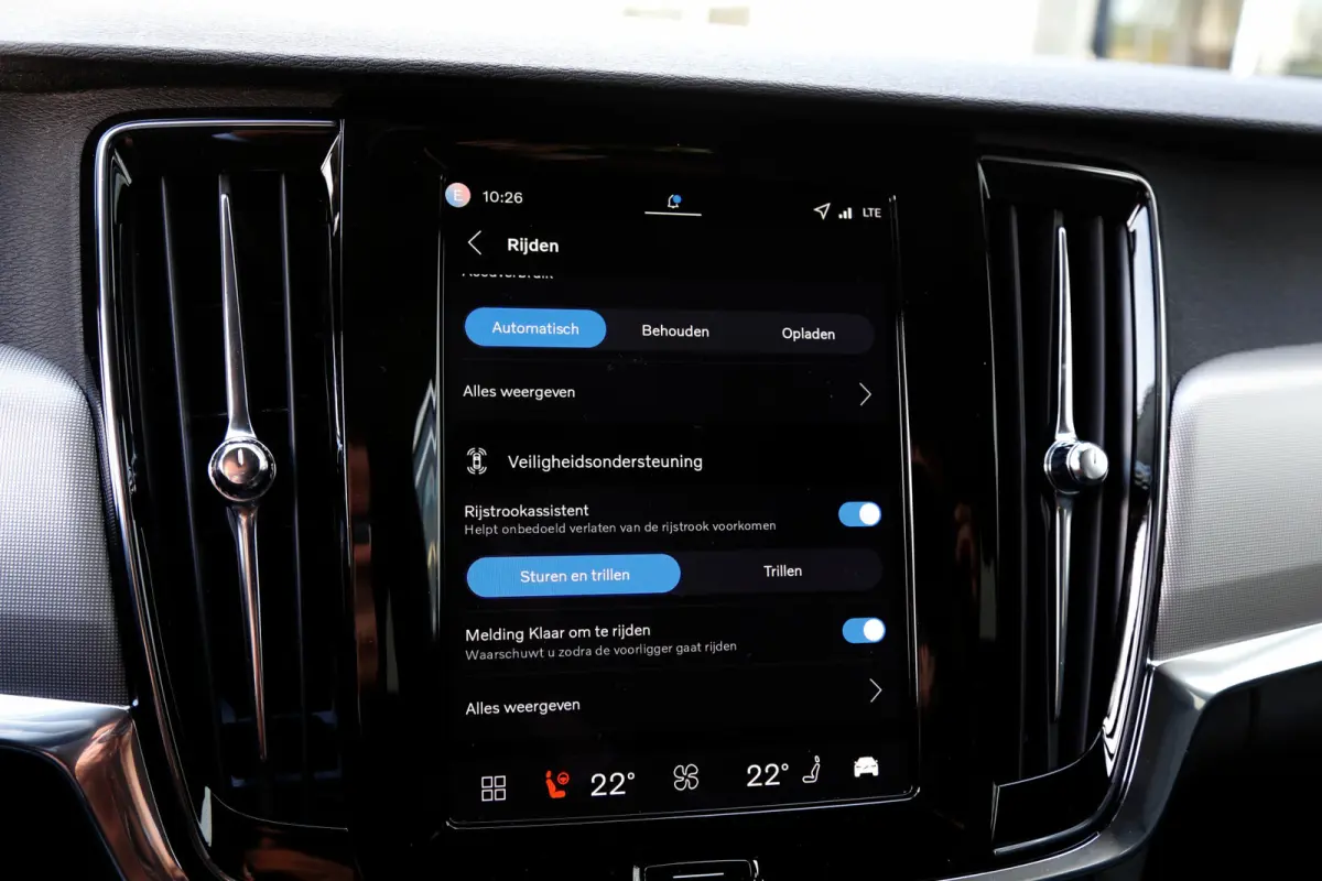 2.0 T6 Plug-in hybrid 350PK AWD Long Range*Bright Dusk Metallic!*Fabrieksgarantie*Elek. Trekhaak/Pilot ass./ACC/Stoelverw.V+A/Stuurwielverw./Leder/Dodehoek/Camera/Apple Carplay-Android/18 in
