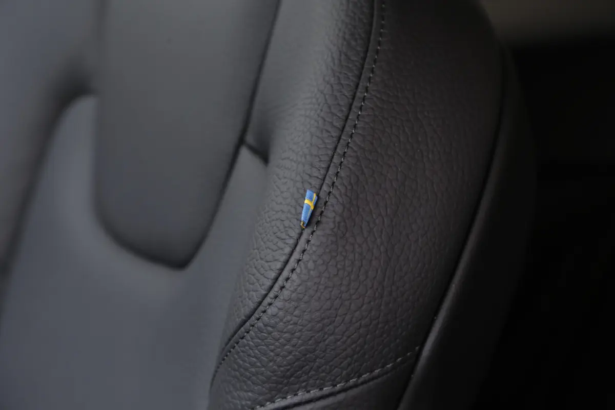 2.0 T6 Plug-in hybrid 350PK AWD Long Range*Bright Dusk Metallic!*Fabrieksgarantie*Elek. Trekhaak/Pilot ass./ACC/Stoelverw.V+A/Stuurwielverw./Leder/Dodehoek/Camera/Apple Carplay-Android/18 in