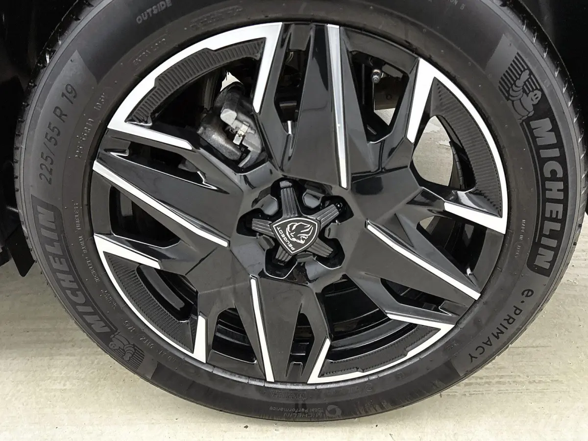 1.2 145pk Hybrid GT Automaat | Elektrische Achterklep | 360 Camera | Navigatie | Adaptieve Cruise Control | Matrix-LED | 19"LMV | Dodehoekdetectie | Keyless Entry/Start | Stoelverwarming | A
