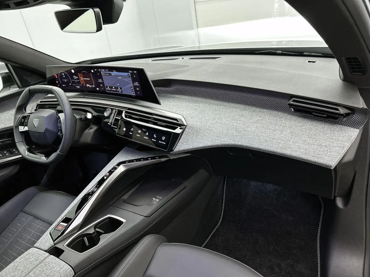 1.2 145pk Hybrid GT Automaat | Elektrische Achterklep | 360 Camera | Navigatie | Adaptieve Cruise Control | Matrix-LED | 19"LMV | Dodehoekdetectie | Keyless Entry/Start | Stoelverwarming | A