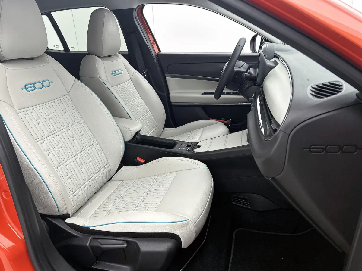 156pk La Prima 54 kWh Automaat | 3 Fase | Elektrische Achterklep | Elektrische Bestuurdersstoel met Massage | Navigatie | Climate Control | Adaptieve Cruise Control | 18" LMV | Achteruitrijc
