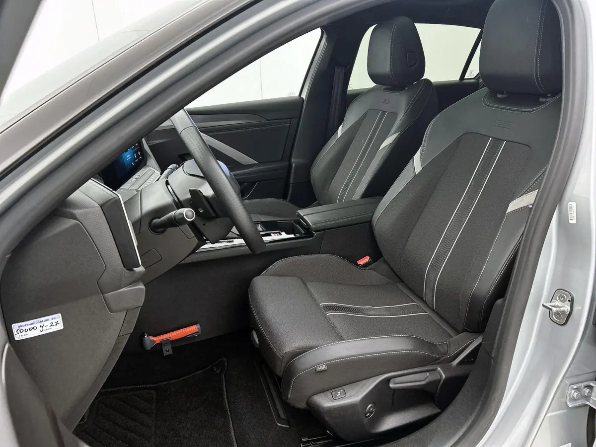 1.2 145pk Hybrid GS Automaat | Schuif-/Kanteldak | 360 Camera | Adaptieve Cruise Control | Navigatie | Climate Control | Dodehoekdetectie | LED | 17"LMV | Apple Carplay/Android Auto |