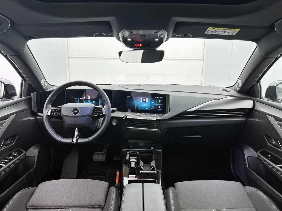 1.2 145pk Hybrid GS Automaat | Schuif-/Kanteldak | 360 Camera | Adaptieve Cruise Control | Navigatie | Climate Control | Dodehoekdetectie | LED | 17"LMV | Apple Carplay/Android Auto |