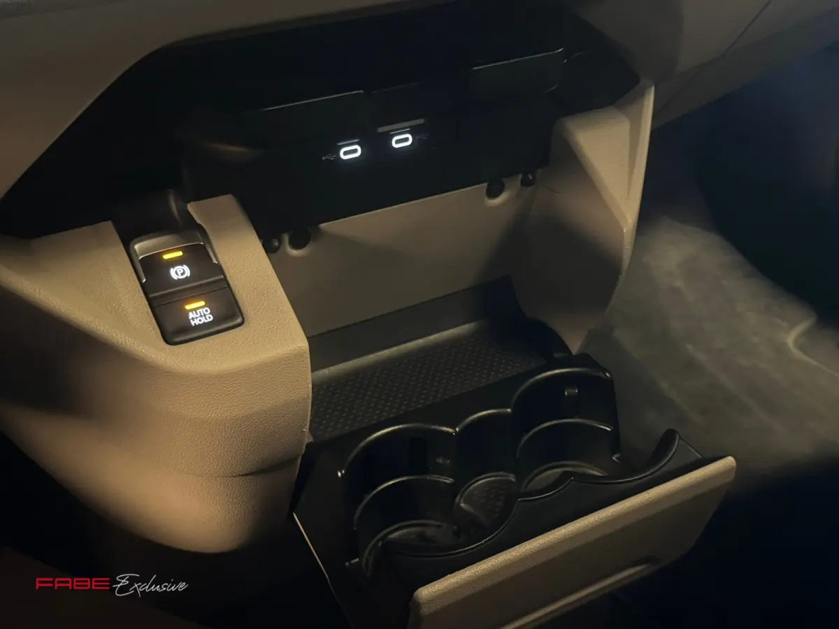 1.4 eHybrid L2H1 Edition / Massage / Memory / Pano / Keyless / Trekhaak / Camera / Sfeerverlichting / Carplay