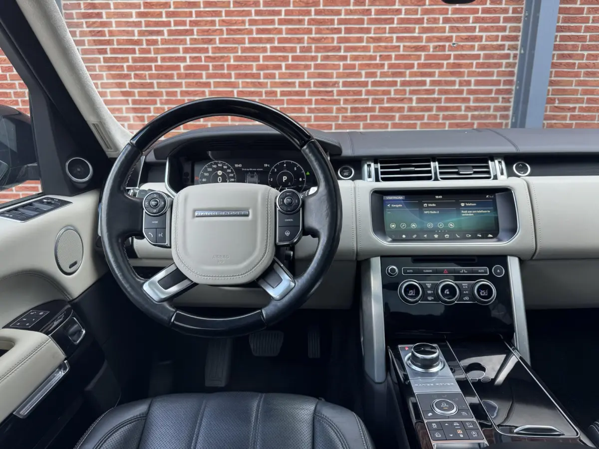 4.4 SDV8 Autobiography | Panoramadak | Trekhaak wegkl. | Massage stoelen | 1e eigenaar | Dealer onderhouden | NL |