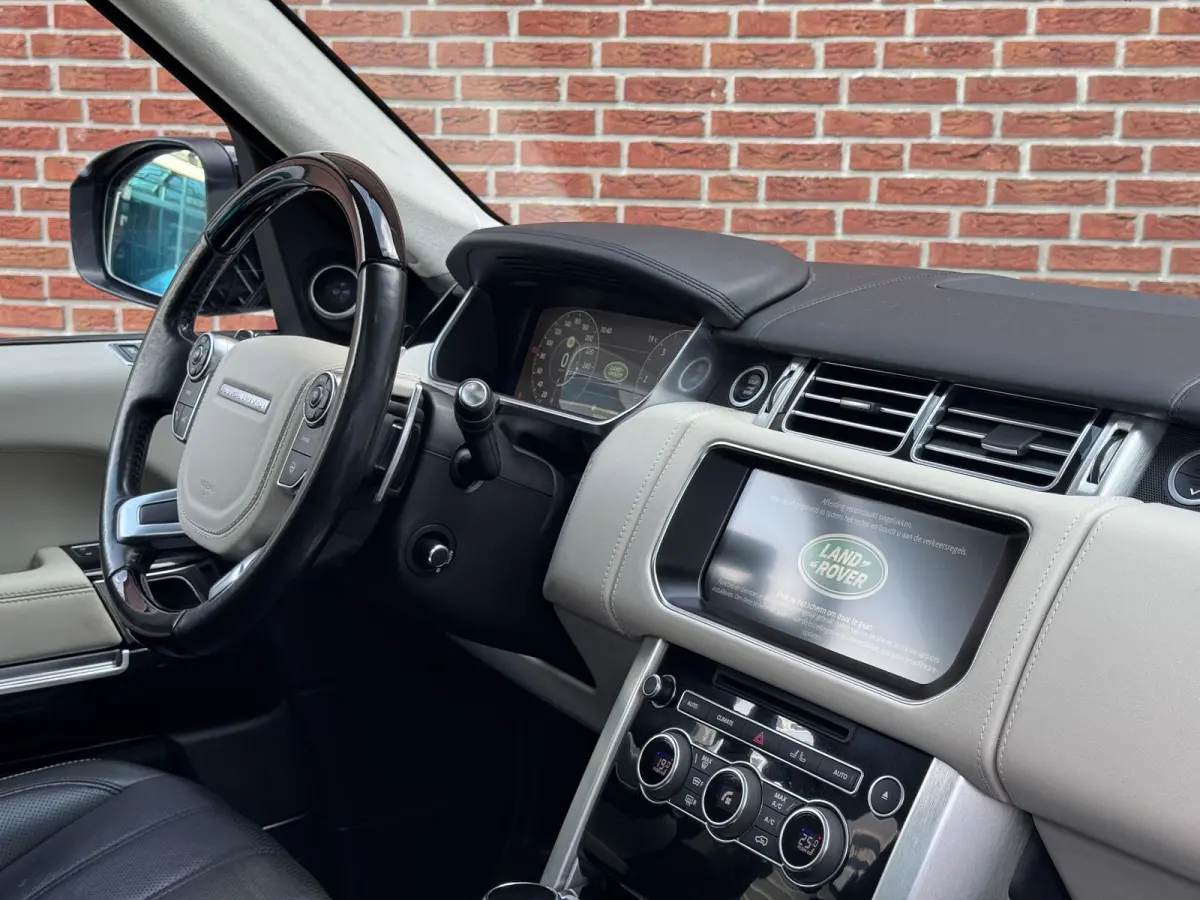 4.4 SDV8 Autobiography | Panoramadak | Trekhaak wegkl. | Massage stoelen | 1e eigenaar | Dealer onderhouden | NL |