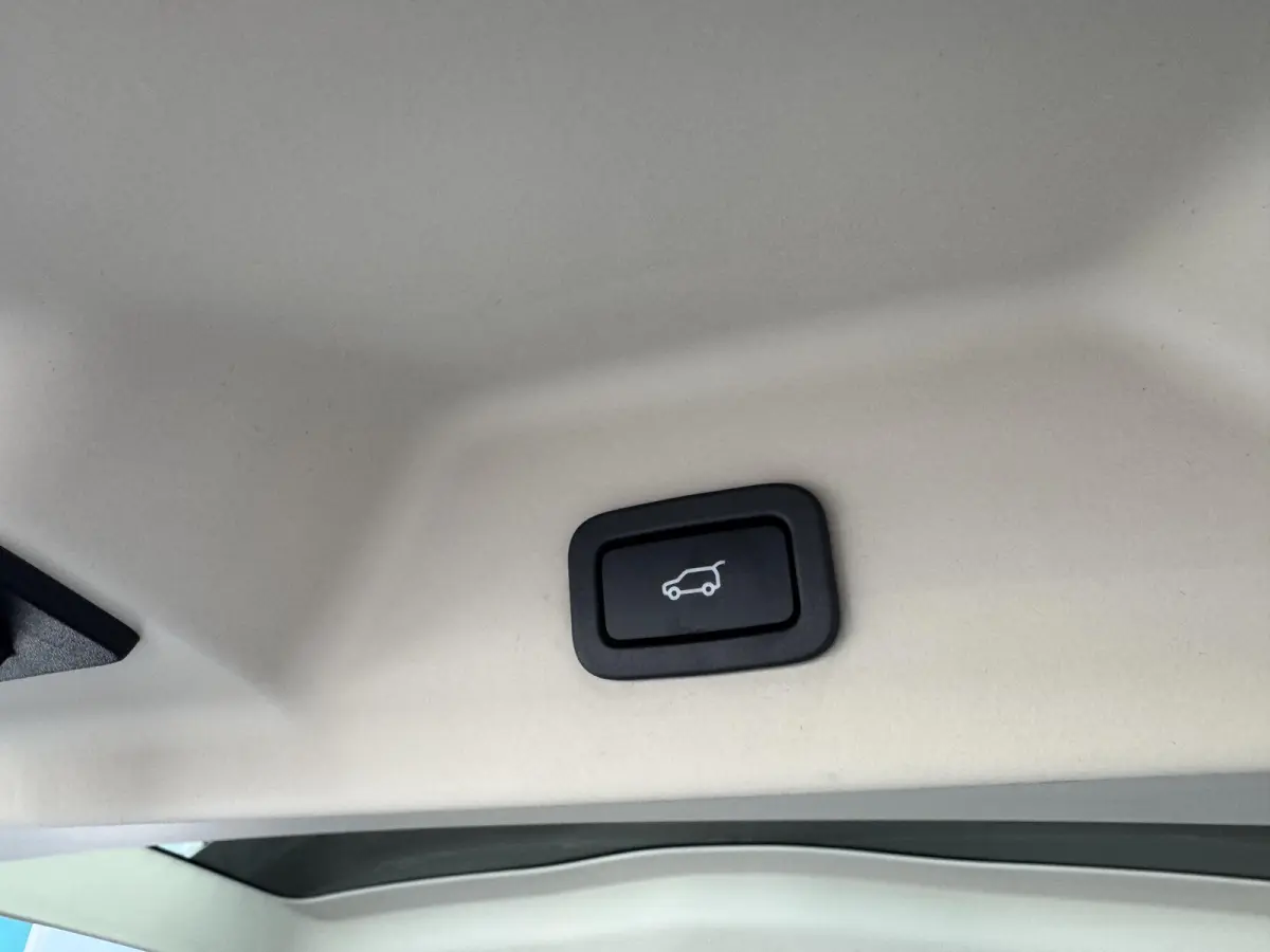 4.4 SDV8 Autobiography | Panoramadak | Trekhaak wegkl. | Massage stoelen | 1e eigenaar | Dealer onderhouden | NL |