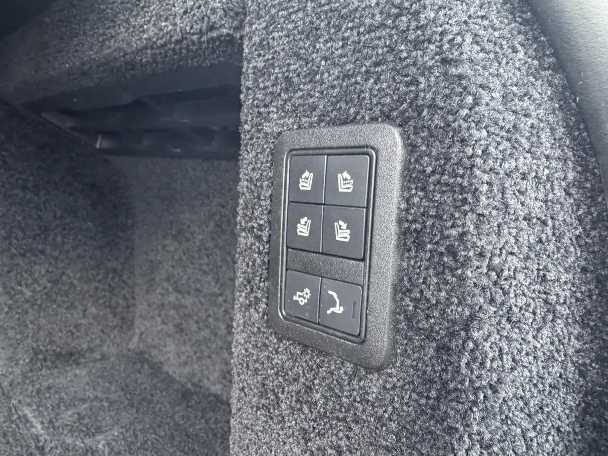 4.4 SDV8 Autobiography | Panoramadak | Trekhaak wegkl. | Massage stoelen | 1e eigenaar | Dealer onderhouden | NL |