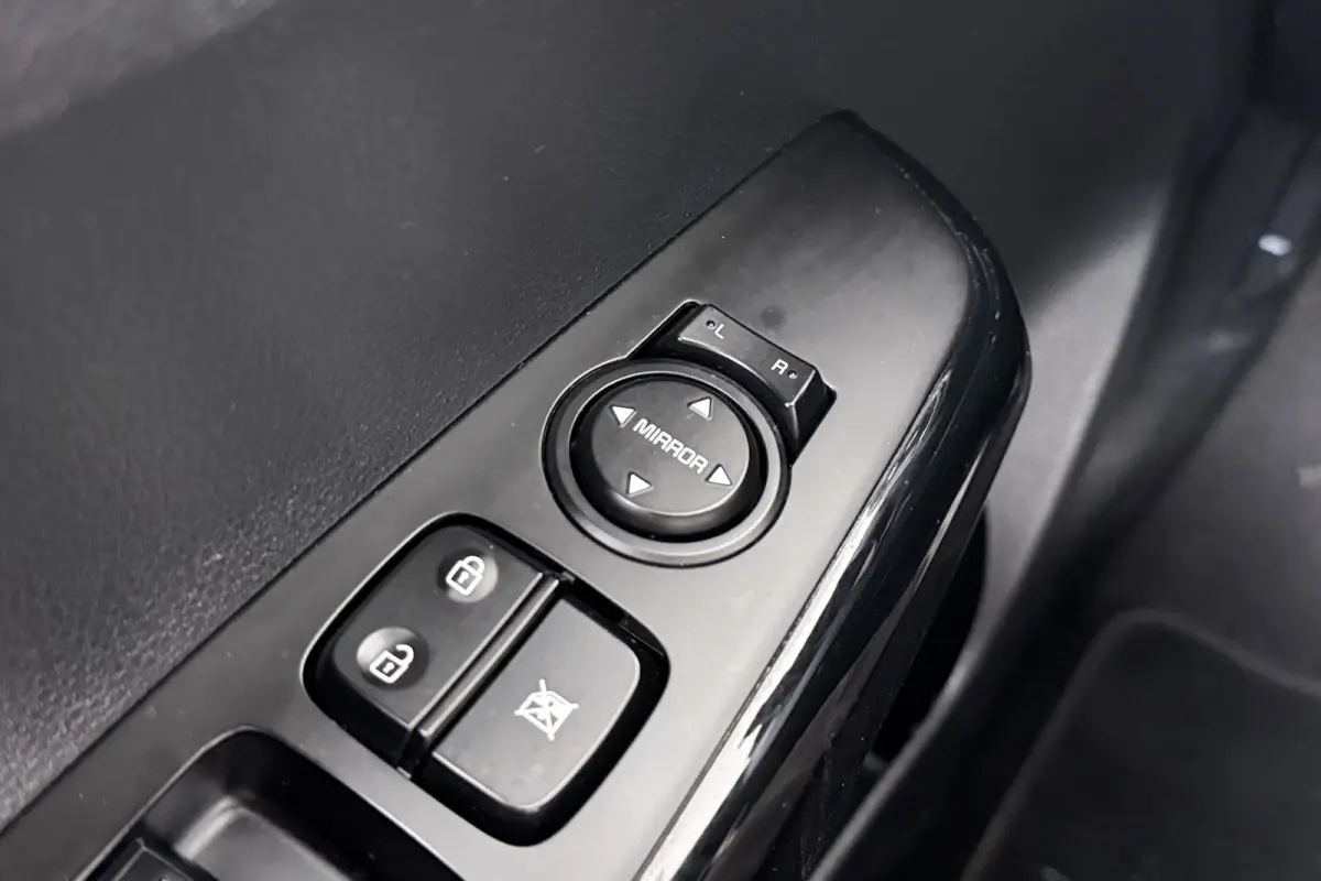1.0 CVVT DynamicLine Camera Carplay Cruise 14'LMV Navi