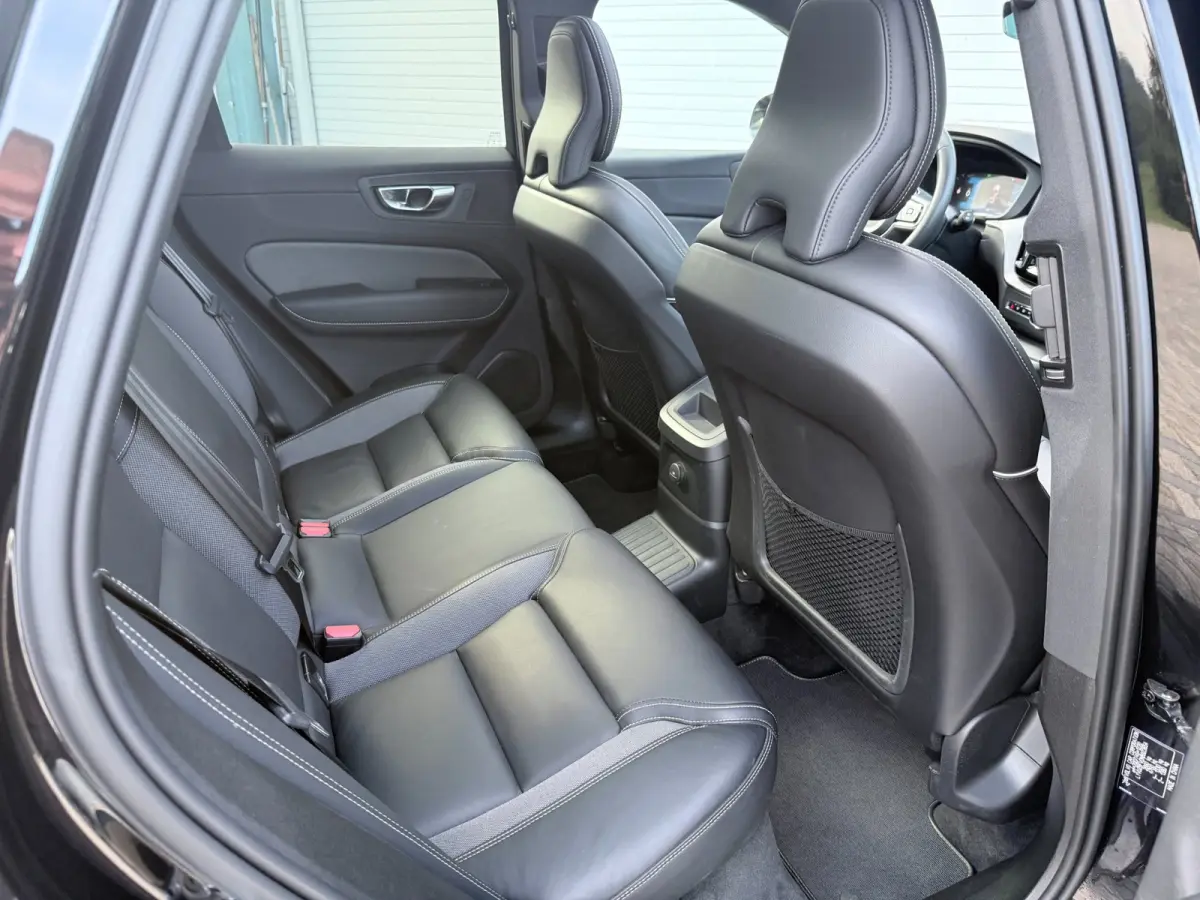 2.0 T6 Recharge AWD R-Design|PANO|T.HAAK|H&K|CAMERA|MEMORY|PILOT ASSIST|