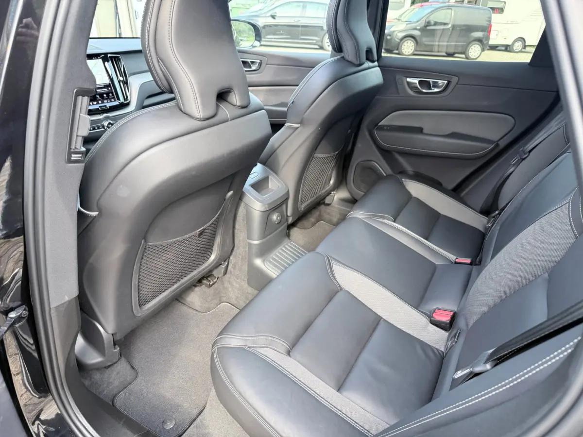 2.0 T6 Recharge AWD R-Design|PANO|T.HAAK|H&K|CAMERA|MEMORY|PILOT ASSIST|