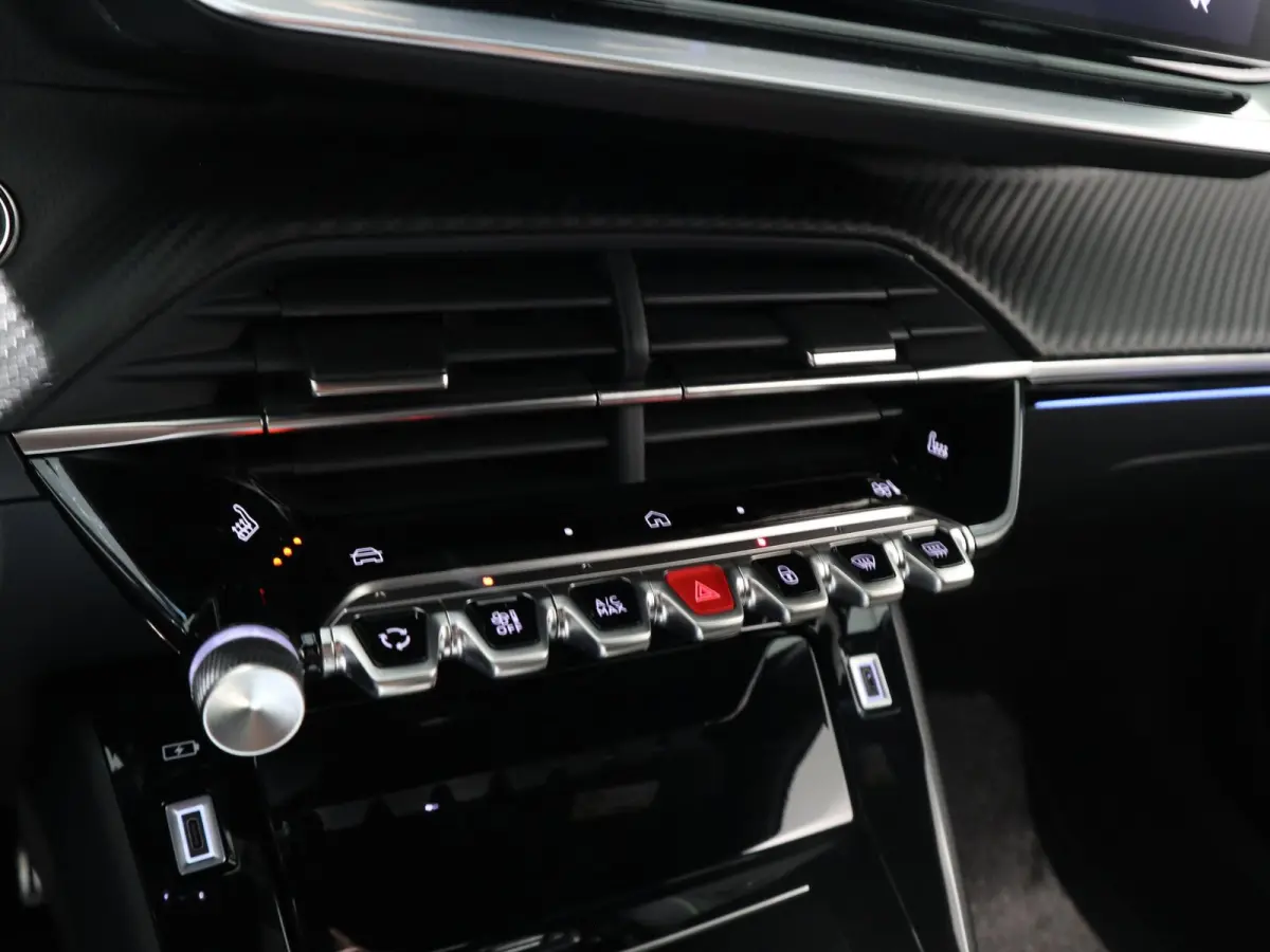1.2 Hybrid 145 GT | Navigatie | Dodehoek detectie | 360* Camera | Alcantara | Keuze uit meerdere kleuren! | Bel voor actuele KM-Stand