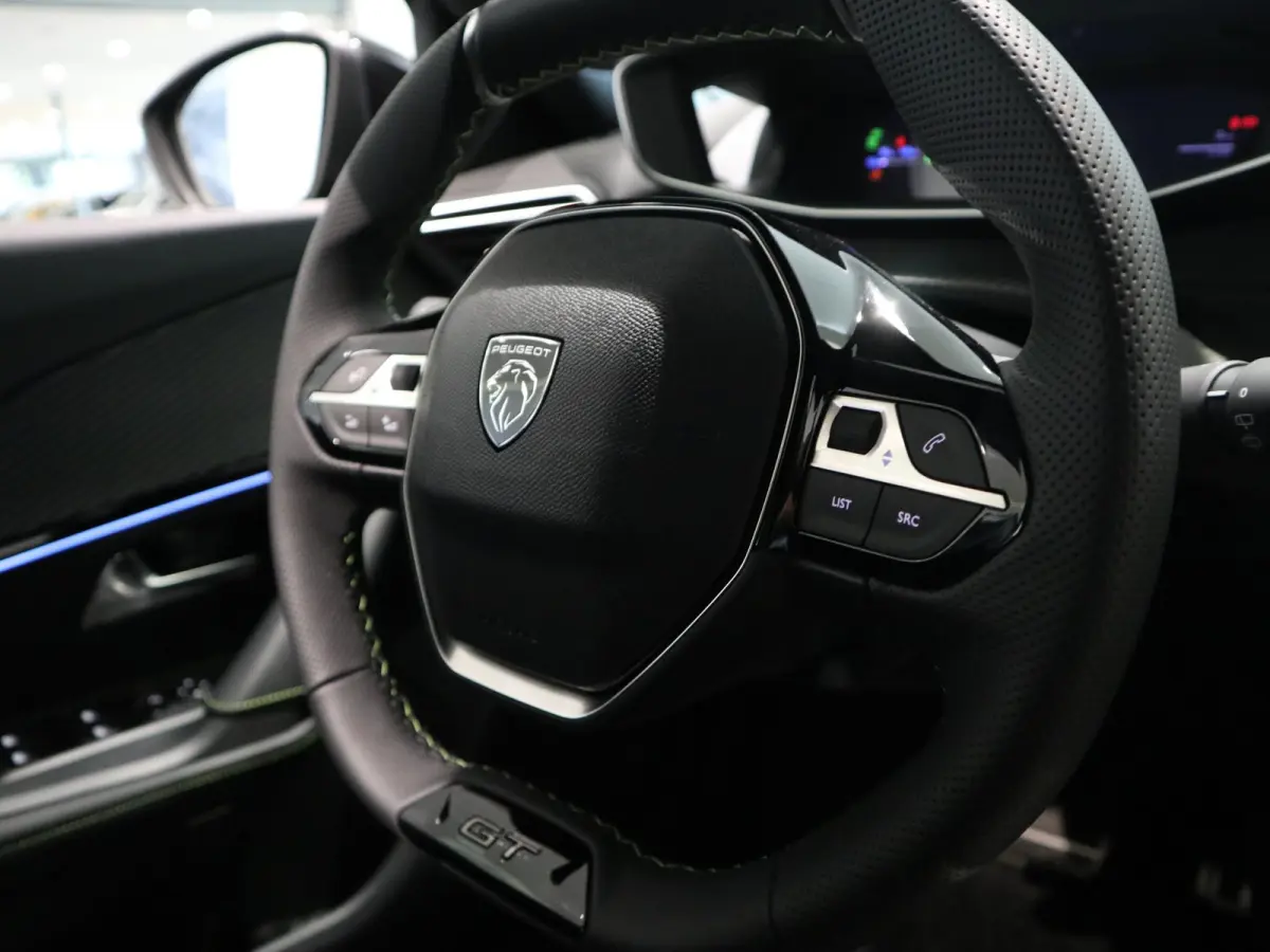 1.2 Hybrid 145 GT | Navigatie | Dodehoek detectie | 360* Camera | Alcantara | Keuze uit meerdere kleuren! | Bel voor actuele KM-Stand