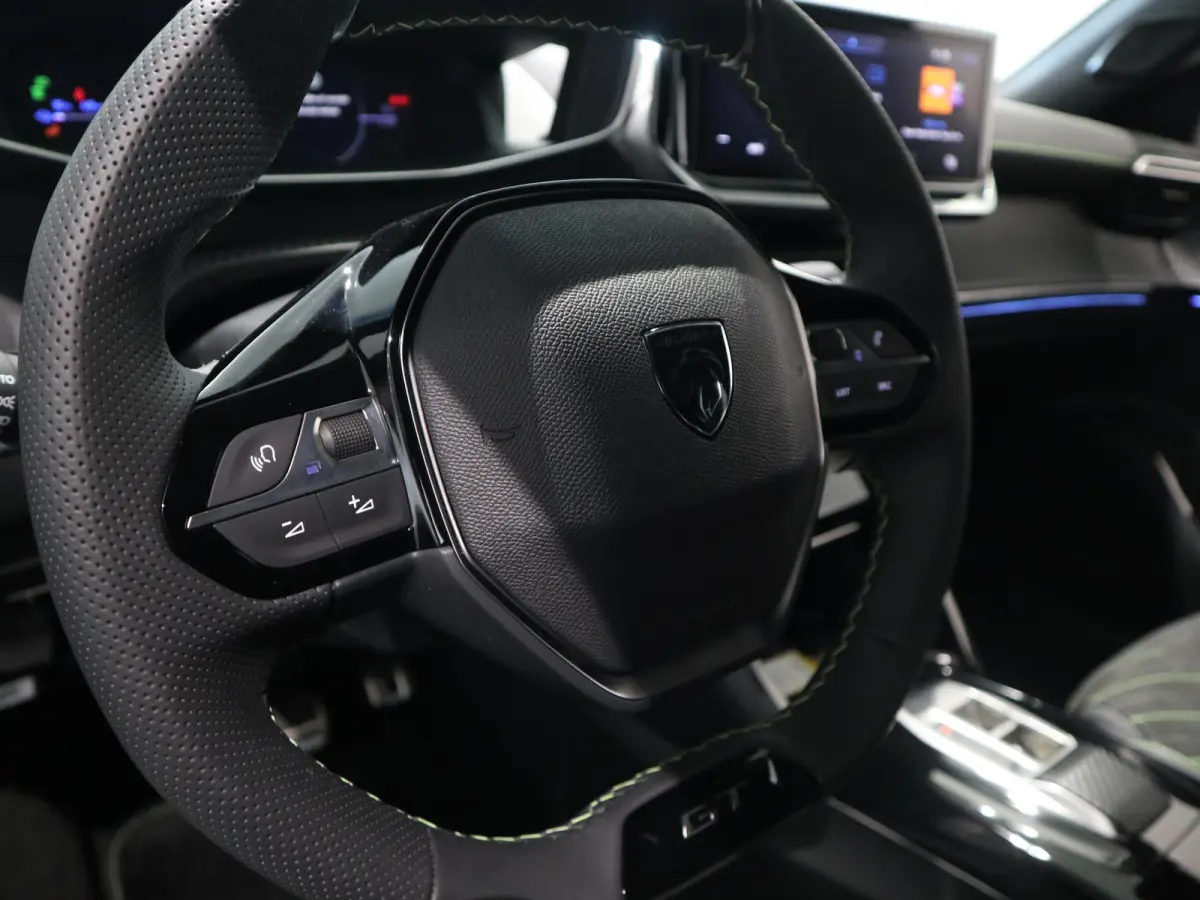1.2 Hybrid 145 GT | Navigatie | Dodehoek detectie | 360* Camera | Alcantara | Keuze uit meerdere kleuren! | Bel voor actuele KM-Stand