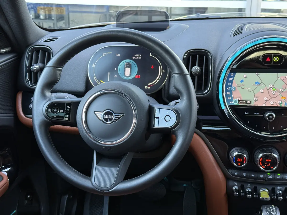 2.0 Cooper SE ALL4 Leder/Pano/Camera/Apple